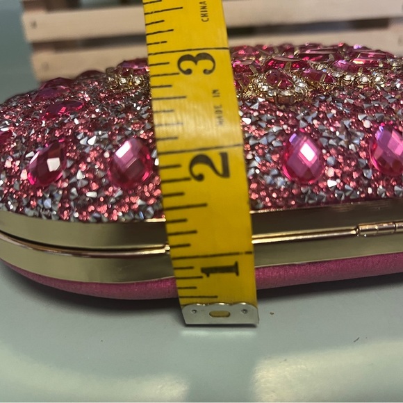 Ramla Pink/Gold Crystal Clutch with removable strap and handle - Picture 8 of 10